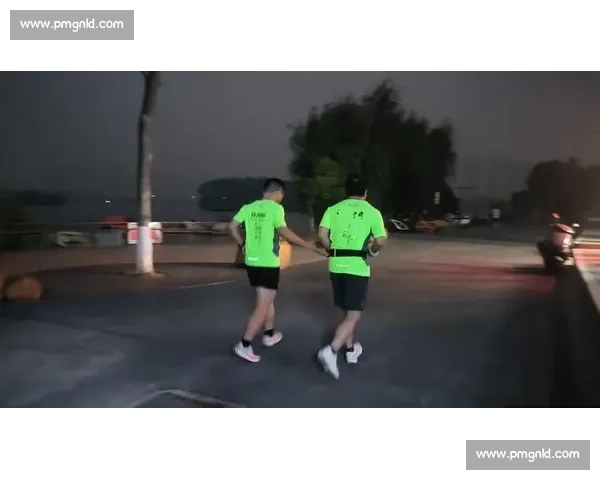 雨幕中绳牵追光：视障跑者与陪跑员的无畏训练